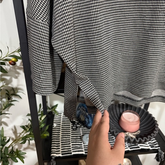 Max Studio black and Gray Relaxed Sweatshirt sweater size small - Picture 2 of 8